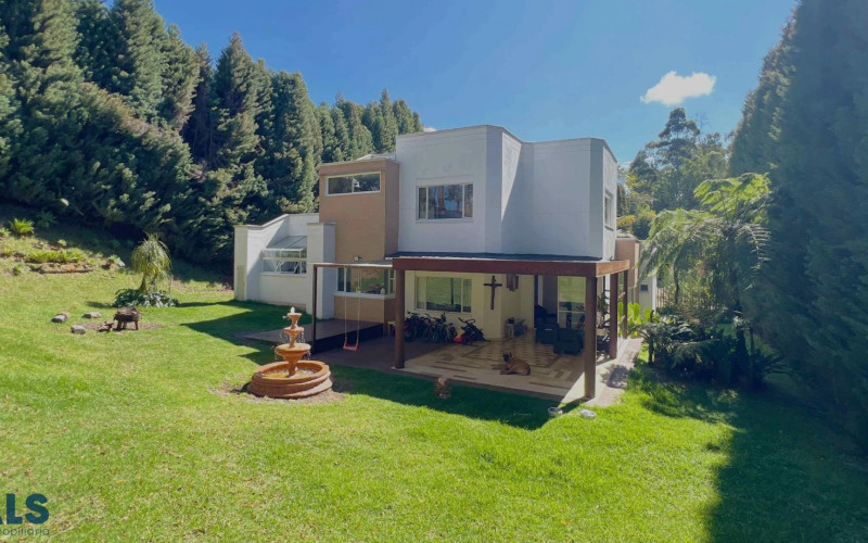 Casa en Envigado en Alto de las Palmas