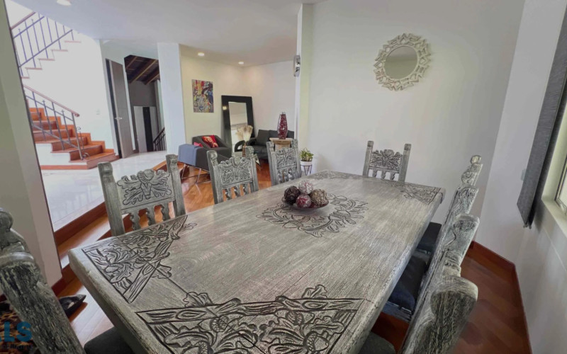 Casa en Envigado en Alto de las Palmas