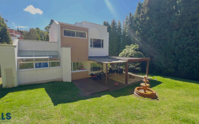 Casa en Envigado en Alto de las Palmas