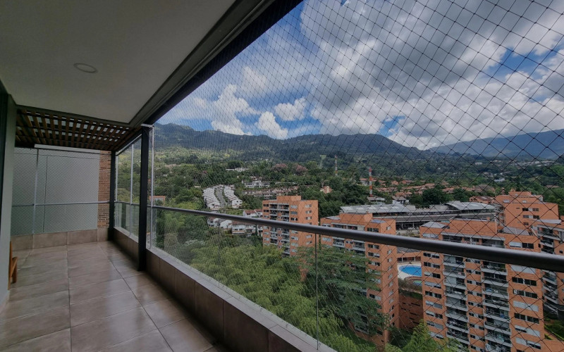 Apartamento en Envigado en Loma de los Mesa