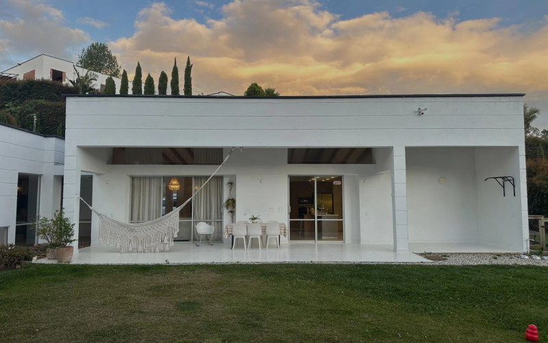 Casa en Envigado en Alto del escobero (Envigado)