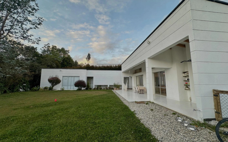 Casa en Envigado en Alto del escobero (Envigado)