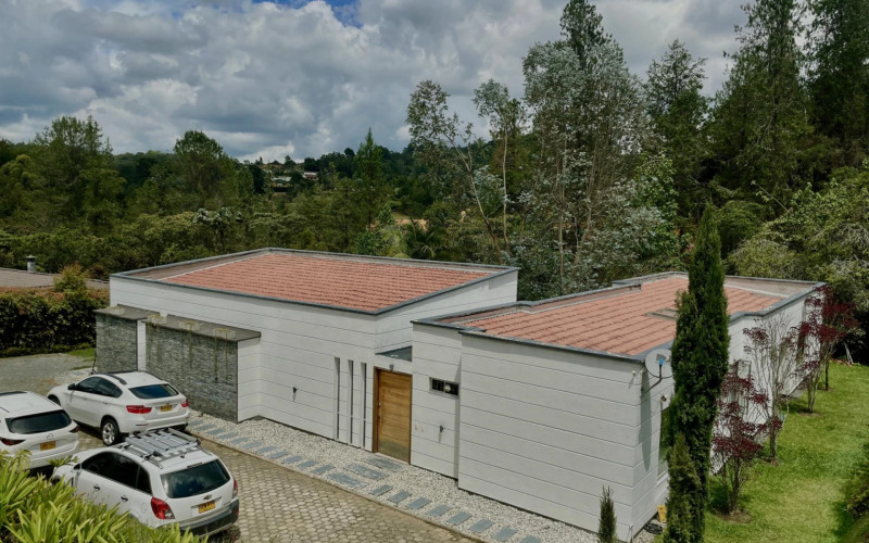 Casa en Envigado en Alto del escobero (Envigado)