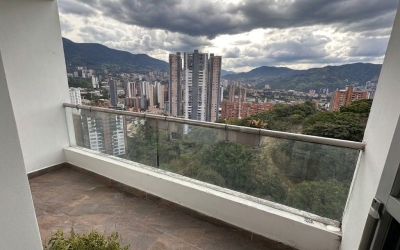 Apartamento en venta de 102 m² en Sabaneta – Edificio San Basilio P.H.