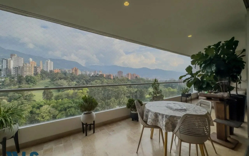 Apartamento en Medellín en El Campestre