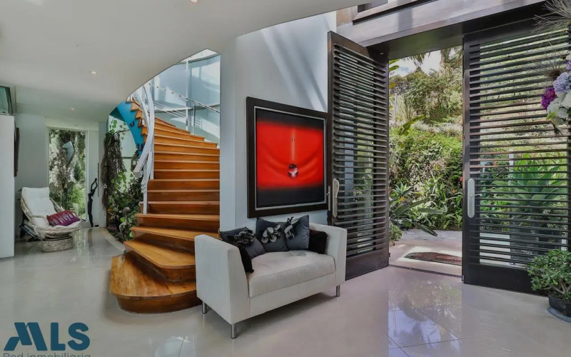 Casa en Medellín en Altos del Poblado