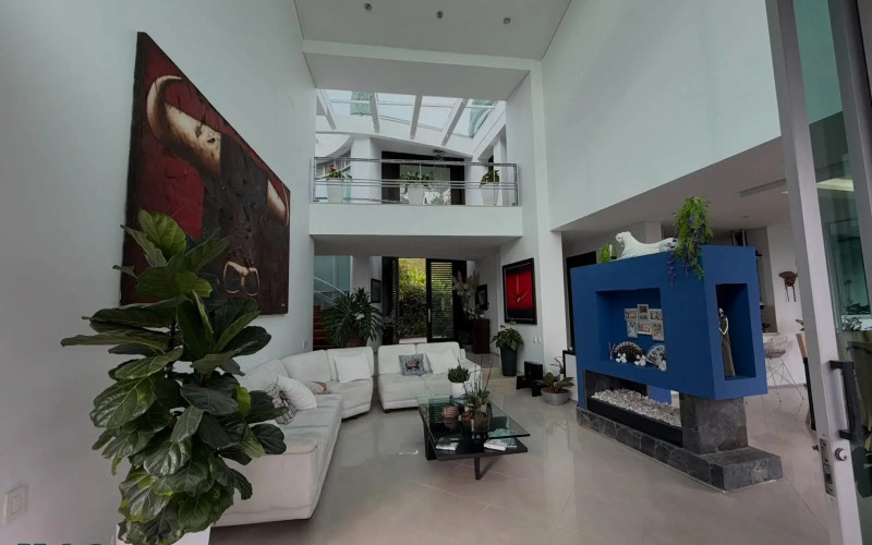 Casa en Medellín en Altos del Poblado