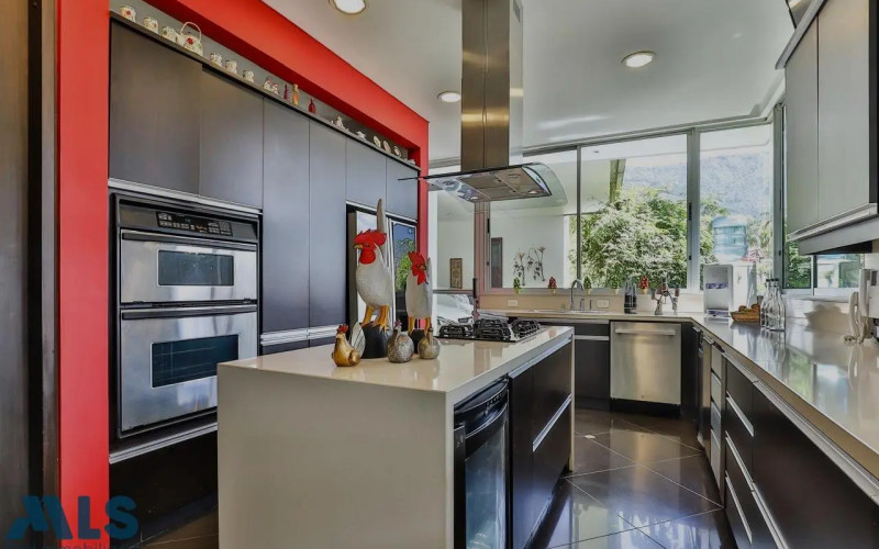 Casa en Medellín en Altos del Poblado