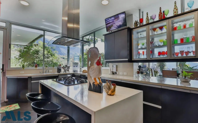 Casa en Medellín en Altos del Poblado