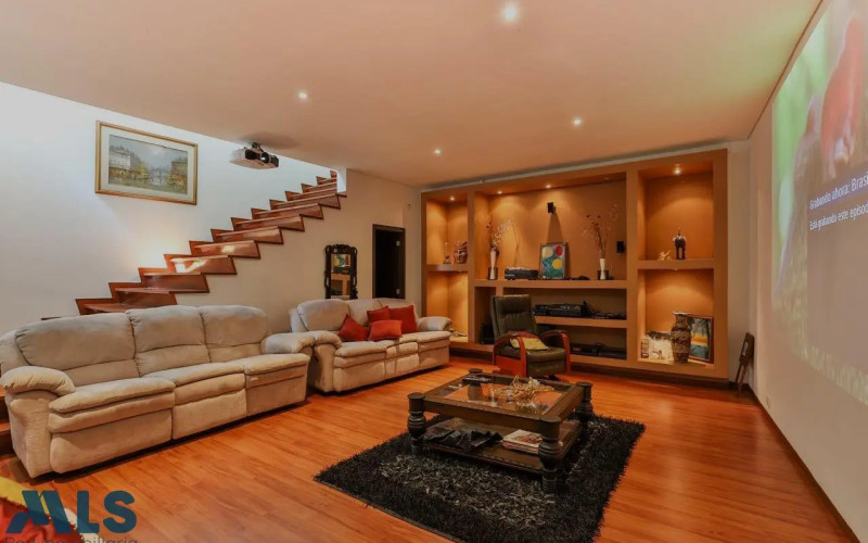 Casa en Medellín en Altos del Poblado