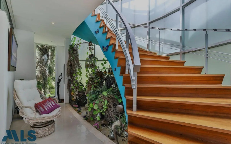 Casa en Medellín en Altos del Poblado