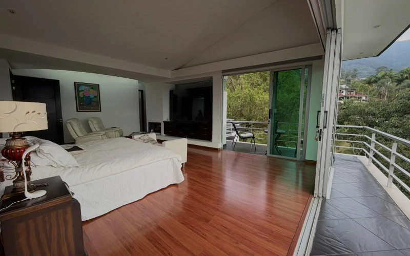 Casa en Medellín en Altos del Poblado