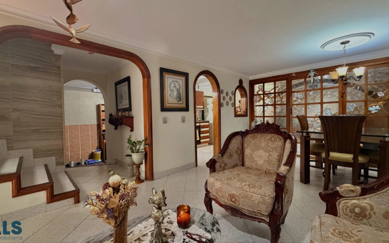 Casa en Envigado en Milán-Vallejuelos