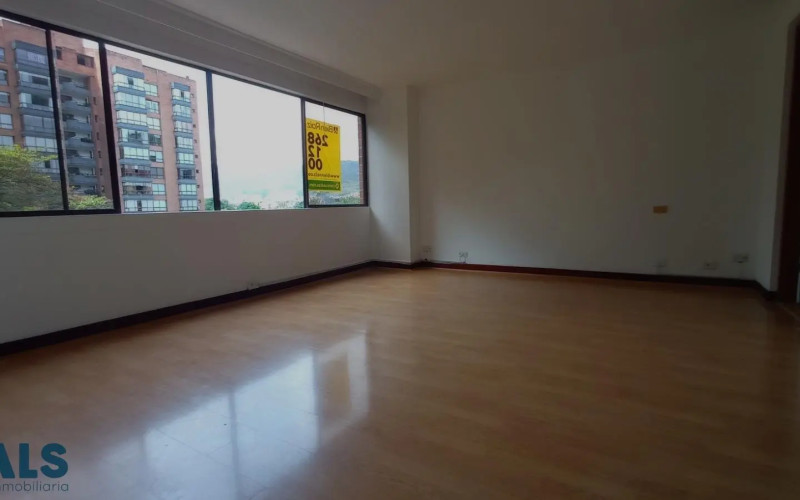 Apartamento en Medellín en Oviedo