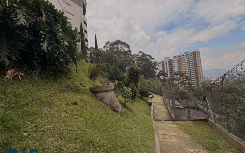 Apartamento en Sabaneta en Las Lomitas